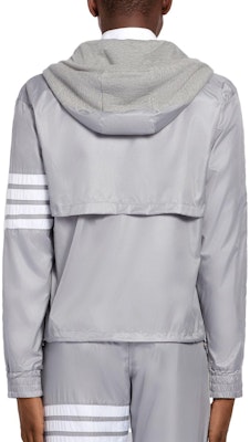 톰브라운 4-바 그레이 하프앤하프 후드 스트라이프 집업 스웻셔츠. MJT168A-05403-055 Shop 톰브라운 4-바 그레이 하프앤하프 후드 스트라이프 집업 스웻셔츠. MJT168A-05403-055