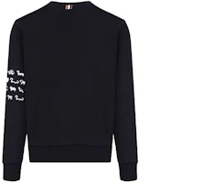 Lookbook 톰 브라운 4-바 스트라이프 자수 크루넥 스웨트셔츠 네이비 블루 MJT258E-03377-415
