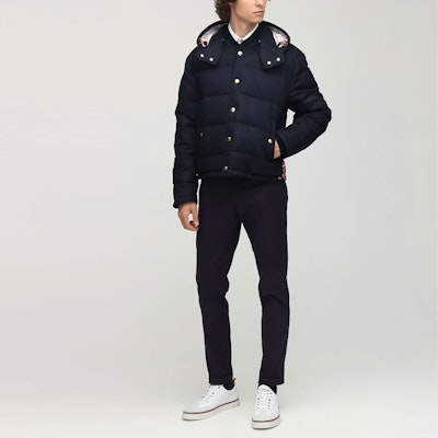 Chaqueta de Lana Acolchada con Capucha Thom Browne 4-Bar Stripe Azul Marino MJD020X-06393-415 Shop Chaqueta de Lana Acolchada con Capucha Thom Browne 4-Bar Stripe Azul Marino MJD020X-06393-415