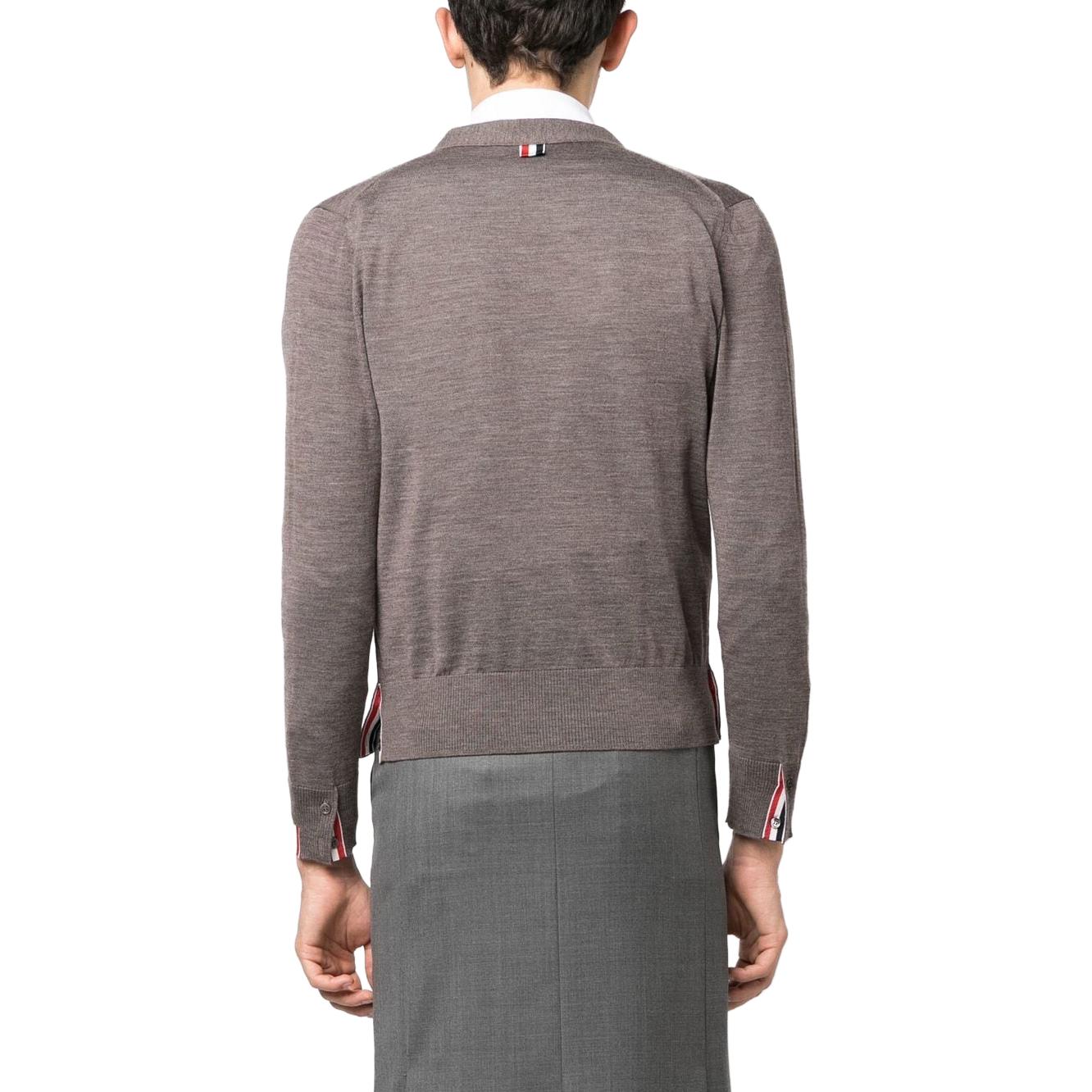 THOM BROWNE  Brown Solid V-Neck Knitted Sweater Long Sleeve. MKC489AY1014211 圖 4