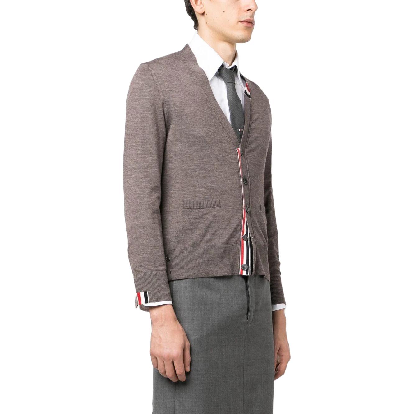 THOM BROWNE  Brown Solid V-Neck Knitted Sweater Long Sleeve. MKC489AY1014211 圖 5