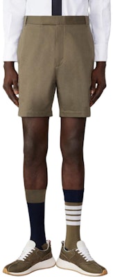 Thom Browne 深綠色簡約休閒短褲。 MTU321U-F0576-320 Buy Thom Browne 深綠色簡約休閒短褲。 MTU321U-F0576-320