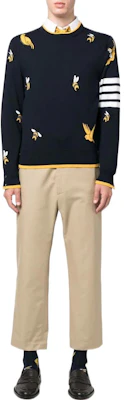 Thom Browne Sweater Motif Bunga Leher Bulat. MKA444A-Y1002-415 Shop Thom Browne Sweater Motif Bunga Leher Bulat. MKA444A-Y1002-415