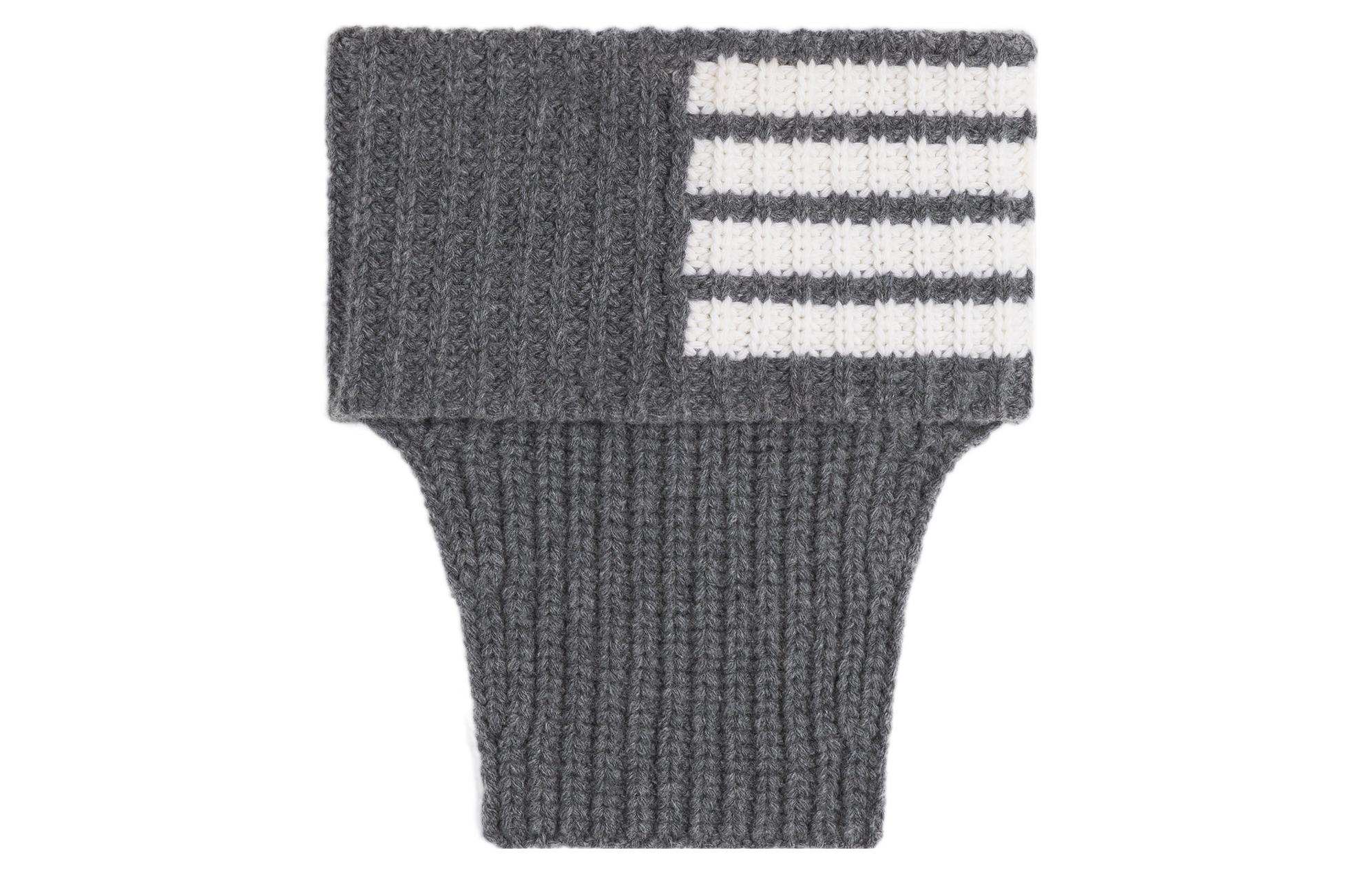 Lookbook THOM BROWNE  Gray Knit Detachable Collar Scarf with 4-Bar Stripes MKS106A-Y1007-035