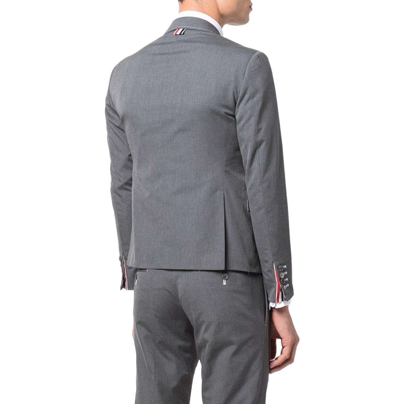 Purchase Thom Browne Jas Abu-Abu Lengan Panjang Single-Breasted Solid. MJC159G-04502-035