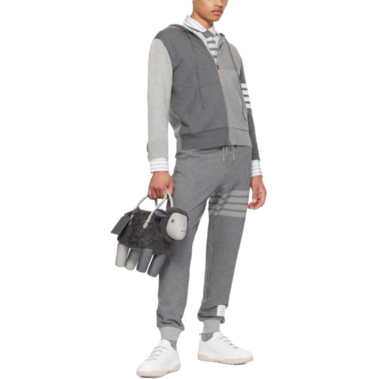 Purchase THOM BROWNE Celana Jogger Strip Abu-Abu dengan Tali Serut. MJQ199A-J0142-035