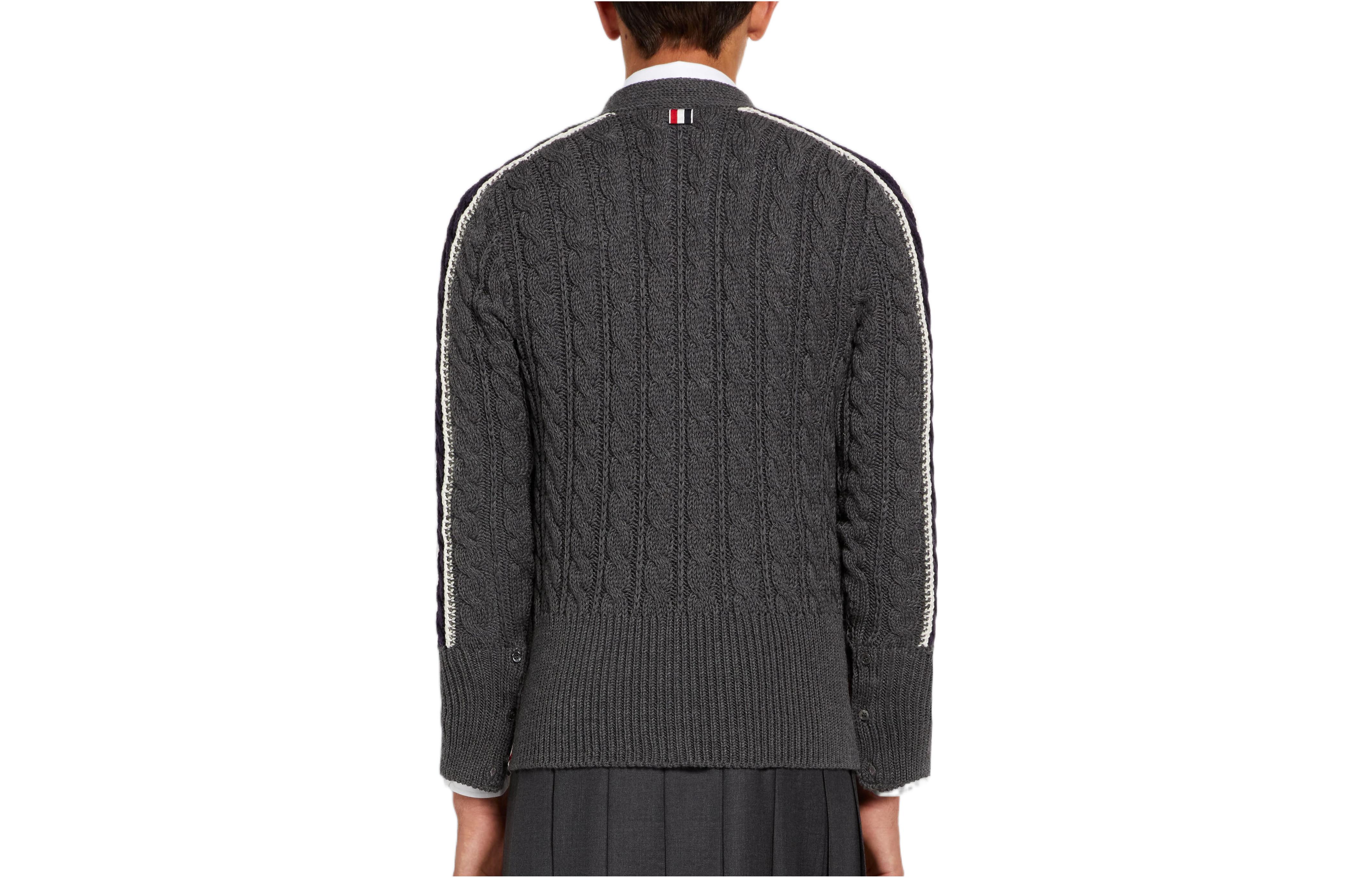 Lookbook THOM BROWNE 灰色V領條紋羊毛開襟針織衫毛衣 MKC383A-Y1024-035