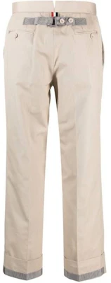 Thom Browne Khaki Celana Pendek Casual Model Straight-Leg Mid-Rise. MTC214A-04502-250 Lookbook Thom Browne Khaki Celana Pendek Casual Model Straight-Leg Mid-Rise. MTC214A-04502-250