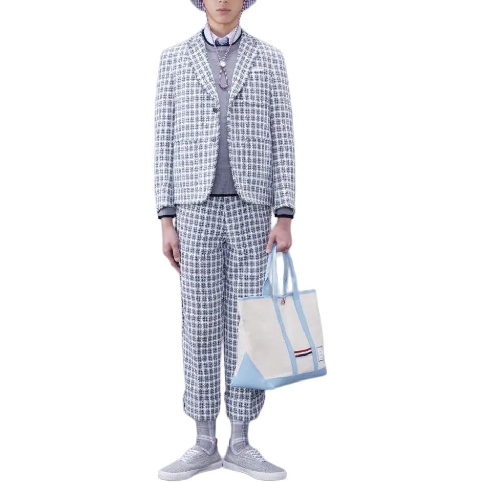 Purchase THOM BROWNE 淺灰色羊毛4-Bar Hector圓領毛衣. MKA490A-Y1002-055