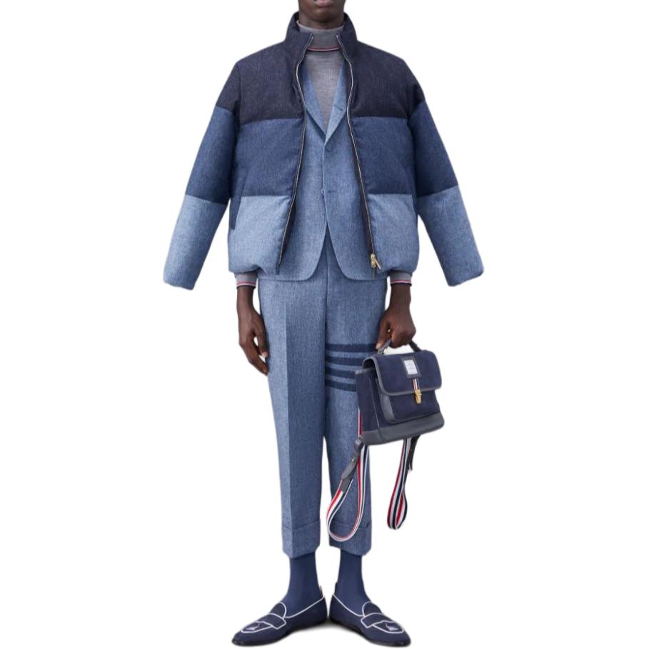 Shop Thom Browne Celana Kasual Pendek Garis Navy. MTC213A-05385-480