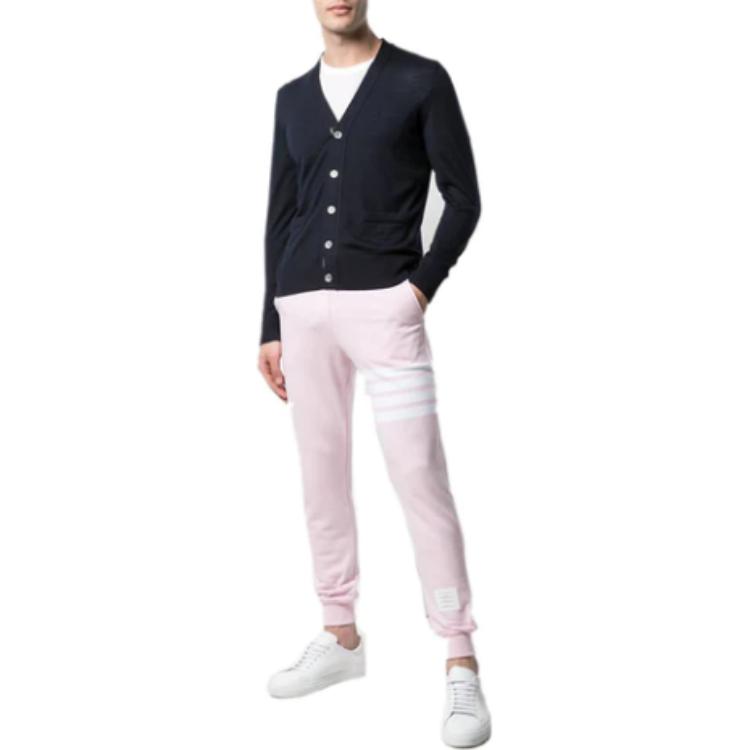 Lookbook 톰 브라운 네이비 브이넥 싱글브레스티드 울 가디건 스웨터 MKC262A-00014-415