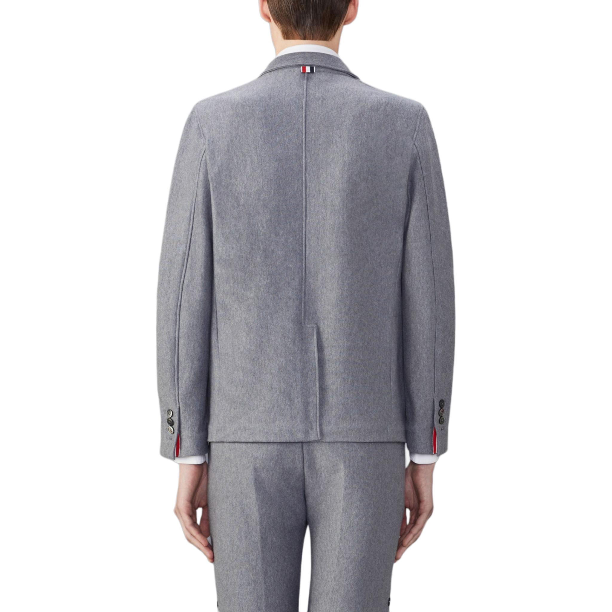 Shop Thom Browne Jaket Lengan Panjang Solid Stripe Pocket Warna Abu-Abu Medium. MJT423A-J0139-035