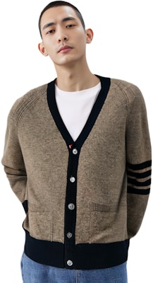 톰 브라운 SS23 클래식 4-바 울 브이넥 가디건 브라운 MKC485A-Y1026-215 Shop 톰 브라운 SS23 클래식 4-바 울 브이넥 가디건 브라운 MKC485A-Y1026-215