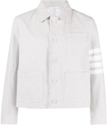 톰 브라운 SS24 슬림핏 싱글브레스티드 스트라이프 블레이저 라이트 그레이 MJO218F-00572-035 Order 톰 브라운 SS24 슬림핏 싱글브레스티드 스트라이프 블레이저 라이트 그레이 MJO218F-00572-035