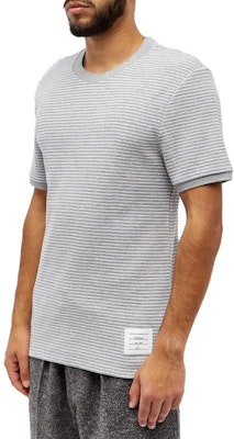 톰 브라운 스트라이프 크루넥 반팔 티셔츠 라이트 그레이 MJS235A-J0103-055 Purchase 톰 브라운 스트라이프 크루넥 반팔 티셔츠 라이트 그레이 MJS235A-J0103-055