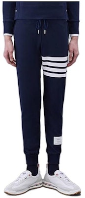Pantalones Jogger Casuales con Cuerda y Rayas Thom Browne. MJQ008H00535 Order Pantalones Jogger Casuales con Cuerda y Rayas Thom Browne. MJQ008H00535