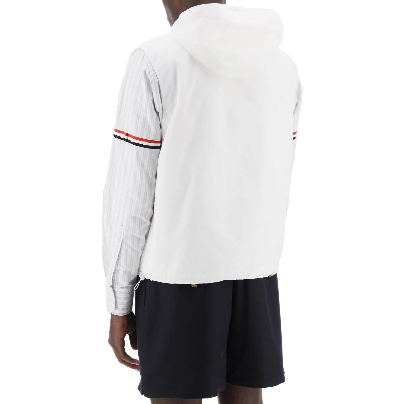 Shop THOM BROWNE Chaleco Hoodie sin mangas con cremallera y rayas blanco MJV007A-F0517-100