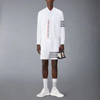Lookbook 톰브라운 화이트 스트라이프 브이넥 버튼 캐주얼 니트 가디건 스웨터 MJT436A-J0155-100