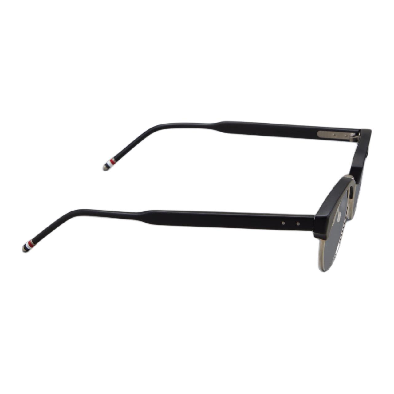 Shop THOM BROWNE Gafas Ópticas Ovaladas de Titanio Negras Unisex Diseño con Logo. UEO702AG0003004