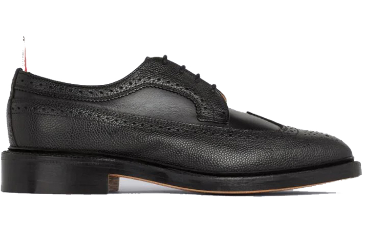 Order Thom Browne 黑色粒面皮革雕花鞋 MFD210A06257001