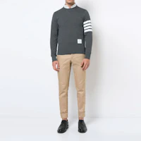 Shop 톰브라운 클래식 4-바 크루넥 스웻셔츠 그레이 봄/가을 MJT021H-00535-025