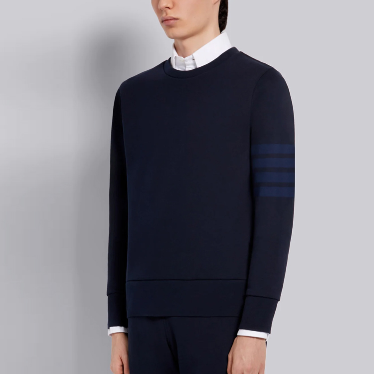 Shop トムブラウン クラシック 4ストライプ ニット プルオーバー ネイビーブルーセーター MJT248A-06910-415