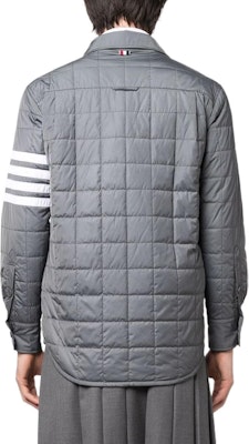 Chaqueta Camisa Acolchada Thom Browne 4 Franjas Gris Edición Otoño/Invierno. MJD089X07259035 Shop Chaqueta Camisa Acolchada Thom Browne 4 Franjas Gris Edición Otoño/Invierno. MJD089X07259035