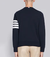 Shop 톰브라운 클래식 4-스트라이프 로고 풀오버 스웻셔츠 네이비 블루 MJT021L-00535-461