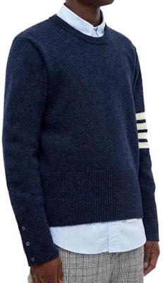 THOM BROWNE Classic Four-Stripe Wool Crewneck Sweater Blue MKA317A-01085-415 Sizing THOM BROWNE Classic Four-Stripe Wool Crewneck Sweater Blue MKA317A-01085-415