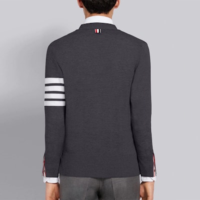 トムブラウン クラシック グレー 4ストライプ シングルブレスト セーター MKC002A-00014-022 Purchase トムブラウン クラシック グレー 4ストライプ シングルブレスト セーター MKC002A-00014-022