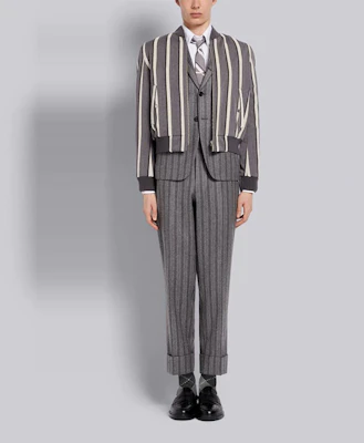 Thom Browne Celana Wol Abu-Abu Garis Klasik Pria Abu-Abu MTC001A-06306-035 Shop Thom Browne Celana Wol Abu-Abu Garis Klasik Pria Abu-Abu MTC001A-06306-035