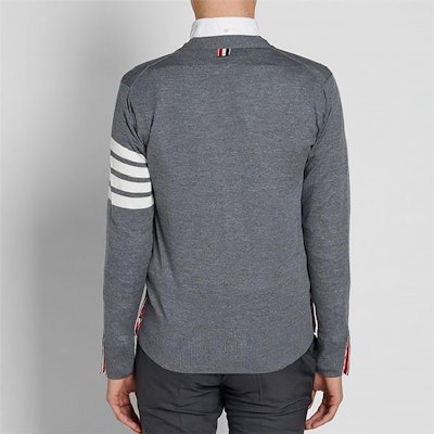 Thom Browne Cardigan Wol Merino Abu-abu 4-Bar Stripe V-Neck Sweater Classic MKC002A-00014-038 Shop Thom Browne Cardigan Wol Merino Abu-abu 4-Bar Stripe V-Neck Sweater Classic MKC002A-00014-038