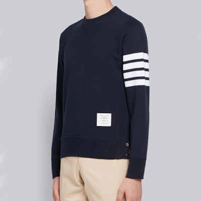 トムブラウン クラシック ネイビー ブルー 4バー クルーネック スウェットシャツ MJT021H-00535-461 Lookbook トムブラウン クラシック ネイビー ブルー 4バー クルーネック スウェットシャツ MJT021H-00535-461