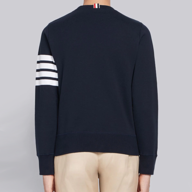 Shop トムブラウン クラシック ネイビー ブルー 4バー クルーネック スウェットシャツ MJT021H-00535-461