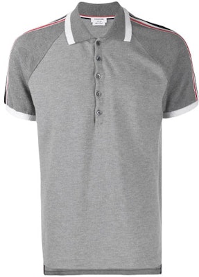 トム・ブラウン クラシックストライプポロシャツ ライトグレー MJP086A-00050-055 Buy トム・ブラウン クラシックストライプポロシャツ ライトグレー MJP086A-00050-055