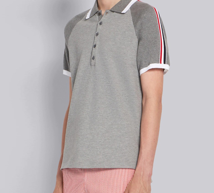 Lookbook トム・ブラウン クラシックストライプポロシャツ ライトグレー MJP086A-00050-055