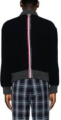 Thom Browne Jaket Baseball Colorblock Navy Blue dengan Resleting. MJT395A-J0100-415 Purchase Thom Browne Jaket Baseball Colorblock Navy Blue dengan Resleting. MJT395A-J0100-415