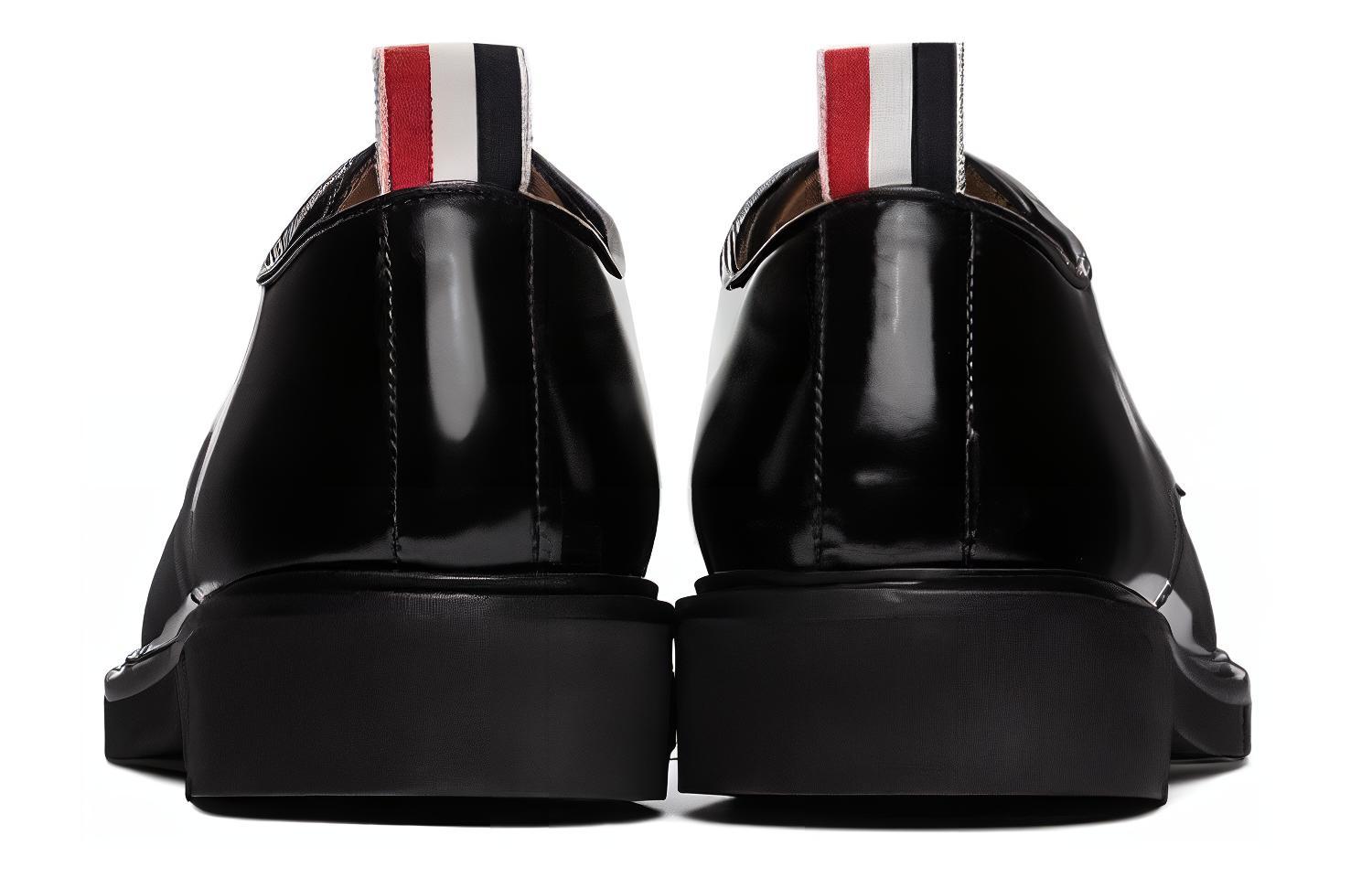 Shop 톰브라운 블랙 에나멜 드레스 슈즈
``` MFD205A00003001