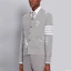 Details for Cárdigan Gris Claro Rayado con Cuello en V Bordado de Thom Browne. MJT257E-00050-055