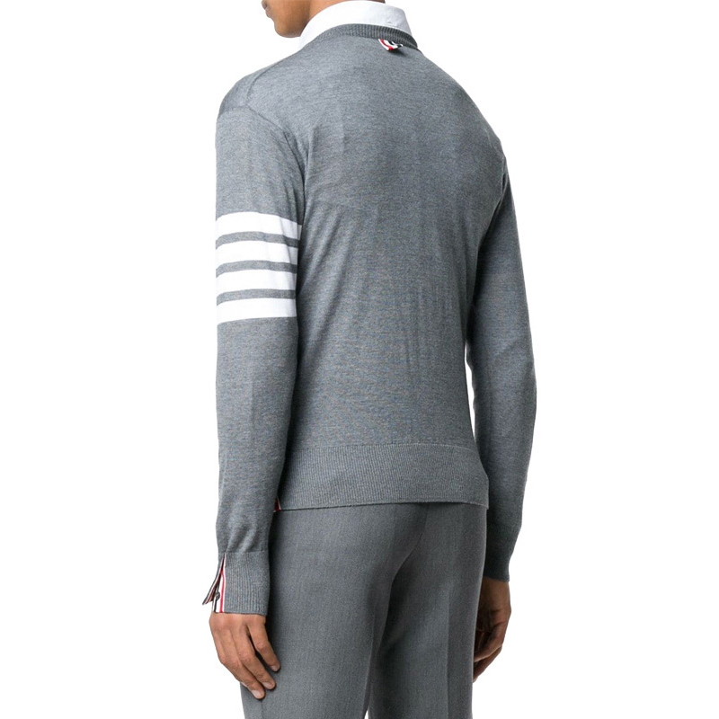 Shop Thom Browne 四條紋V領針織毛衣 灰色 MKA230A-00014-035