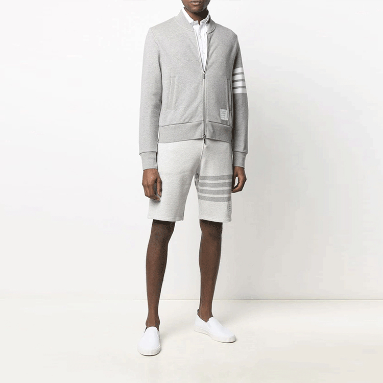 Lookbook Thom Browne FW21 Shorts Algodón con Cordón 4 Rayas Gris Claro. MJQ012P-06910-065