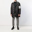 Lookbook Chaqueta Negra con Capucha Thom Browne FW21 y Rayas Four-Bar. MOD013X-05411-001
