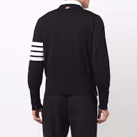 Shop 톰브라운 FW21 블랙 클래식 사선 & 스틱맨 니트 스웨트셔츠. MKA380A-Y1002-001