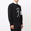 Purchase THOM BROWNE FW21 Sweatshirt Hitam Knit dengan Four-Stripes & Stickman Klasik. MKA380A-Y1002-001