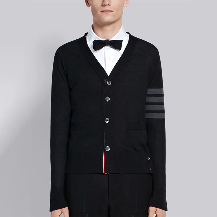 Shop 톰 브라운 FW21 블랙 메리노 울 가디건 4-스트라이프 MKC002A-00014-001