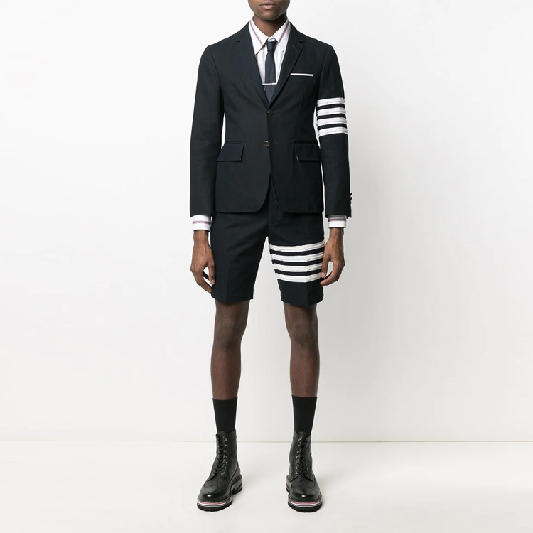 Lookbook 톰브라운 FW21 포스트라이프 블루 캐주얼 블레이저 백투스쿨 에디션. MJU490E-07738-415