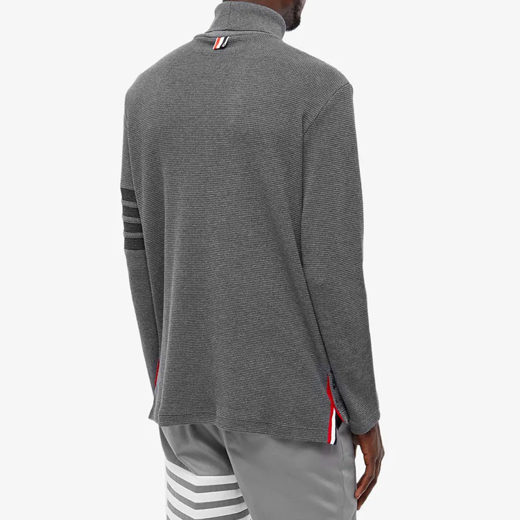 Shop Suéter de Punto Cuello Alto Gris Thom Browne FW21 Barra Cuádruple. MJS106P-05802-025