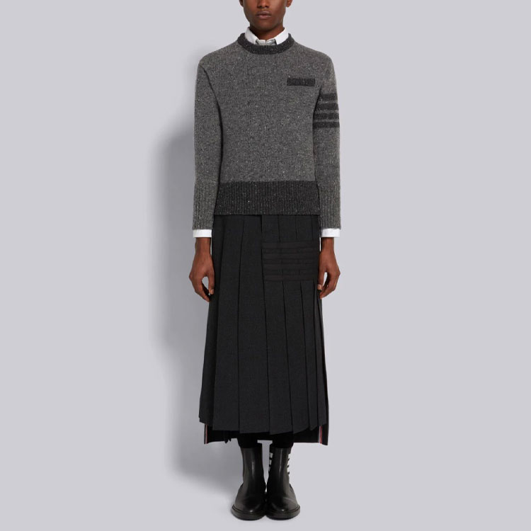 Lookbook THOM BROWNE FW21 Kelabu Four-Bar Tweed Mohair Wool Pullover Sweater. MKA378A-Y1502-035
