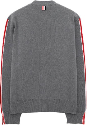 THOM BROWNE FW21 Kardigan Wol Abu-Abu dengan Desain V-Neck Bergaris. MKC354A-Y1002-035 Lookbook THOM BROWNE FW21 Kardigan Wol Abu-Abu dengan Desain V-Neck Bergaris. MKC354A-Y1002-035