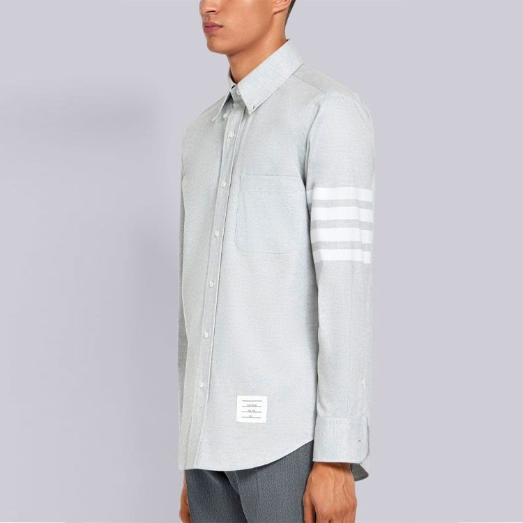 Lookbook 톰 브라운 FW21 라이트 그레이 클래식 4-바 스트라이프 긴팔 셔츠 MWL272A-05245-035